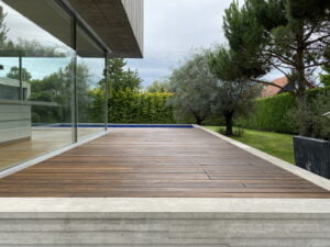 Villa Tannay Geneva Elvetia curatare prin hidrosablare fatade, terase, scari, lemn, beton