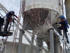 Curatare rezervor beton sablare indepartare rugina vopsea