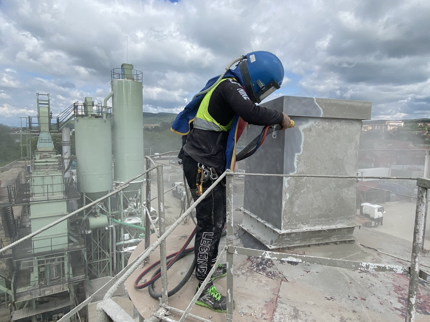 Curatare rezervor beton sablare indepartare rugina vopsea
