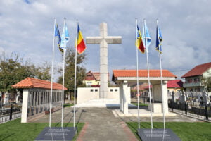 Curatare monument istoric prin sablare abraziva cu nisip pentru indepartare licheni, muschi, mucegai