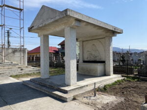 Curatare monument istoric prin sablare abraziva cu nisip pentru indepartare licheni, muschi, mucegai